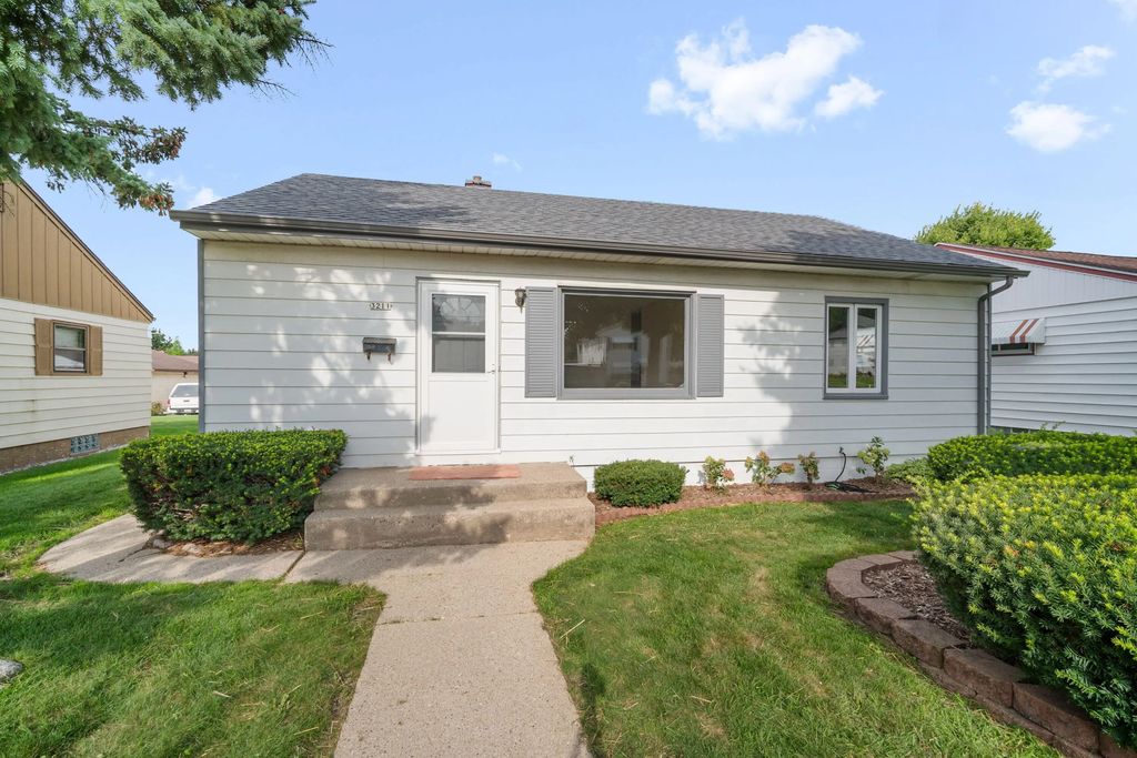3211 S 68th St, Milwaukee