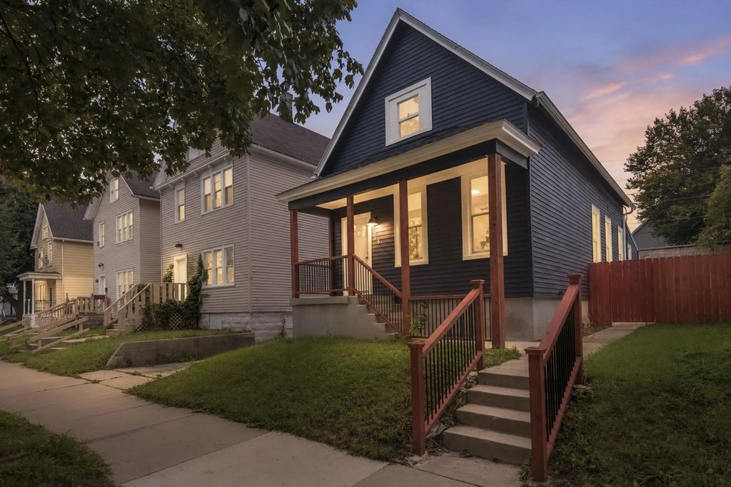 316 E Clarence St, Milwaukee