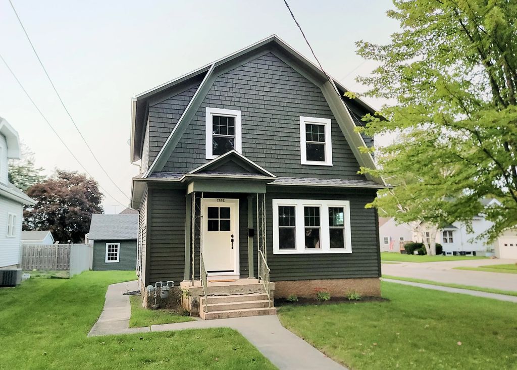 2802 Clark St, Manitowoc