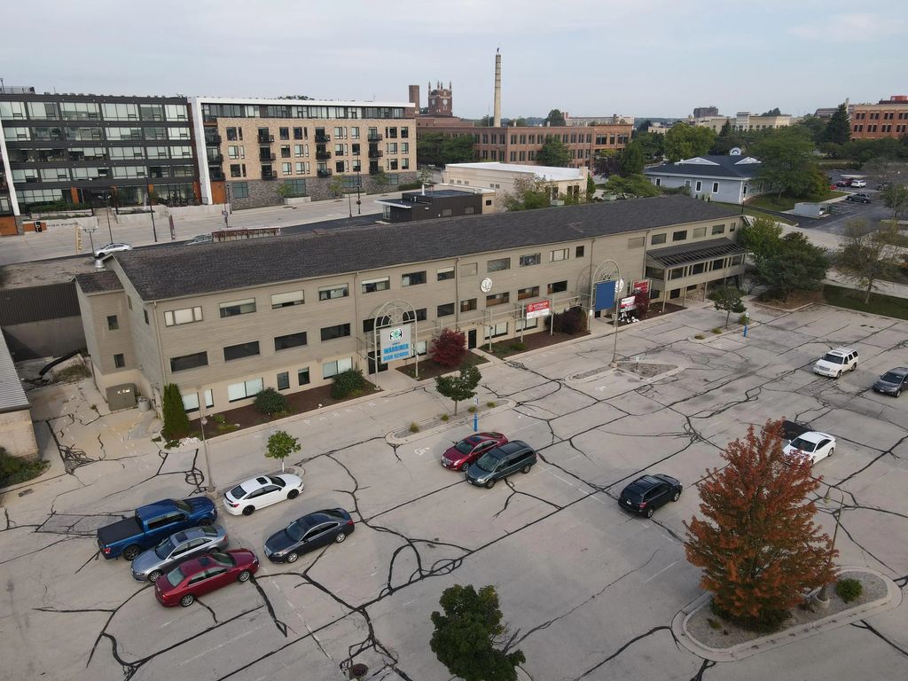 712 Riverfront Dr B, Sheboygan
