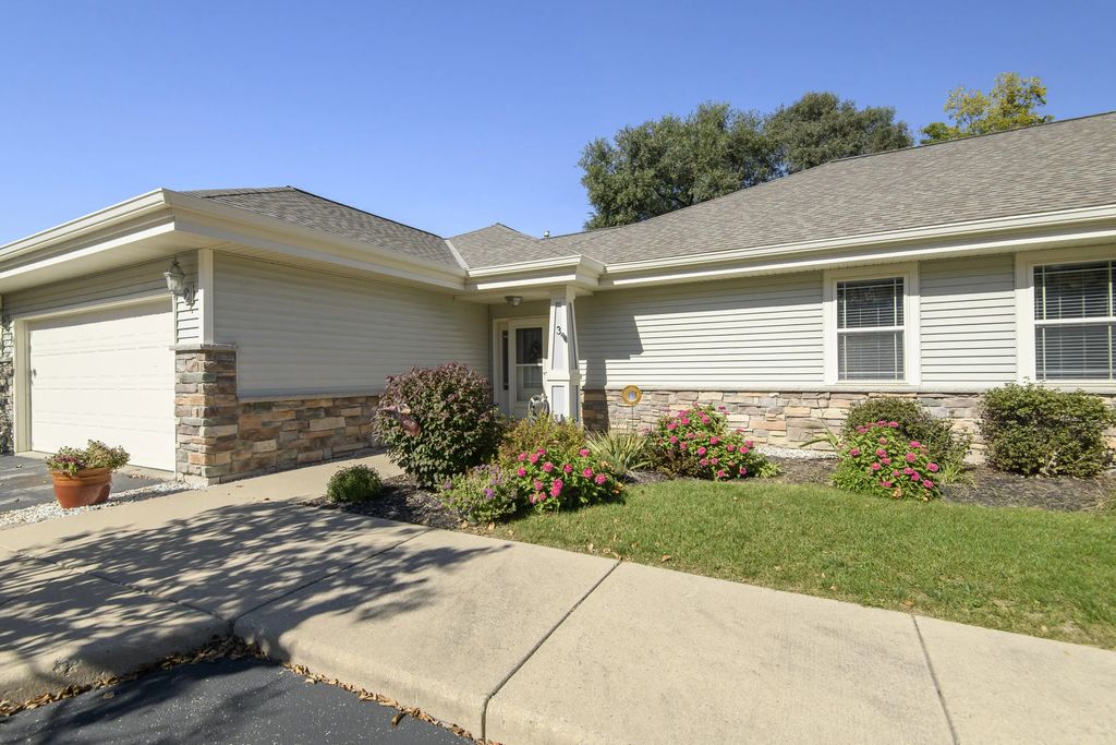 331 Westside Ave 3, Mukwonago