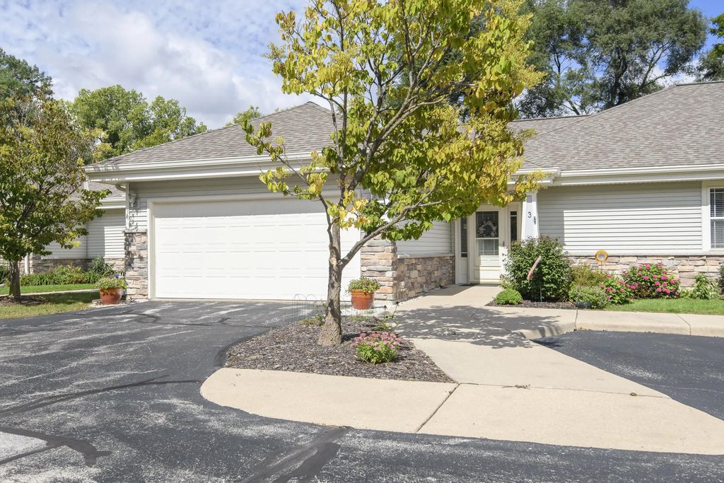 331 Westside Ave 3, Mukwonago
