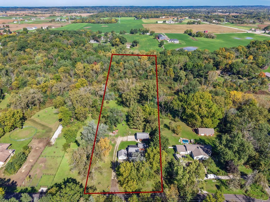 S106w20110 N Shore Dr, Muskego