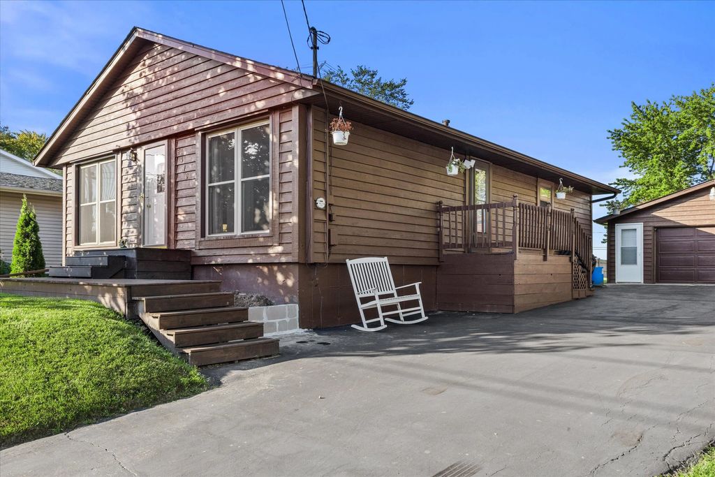 6410 237th Ave, Paddock Lake