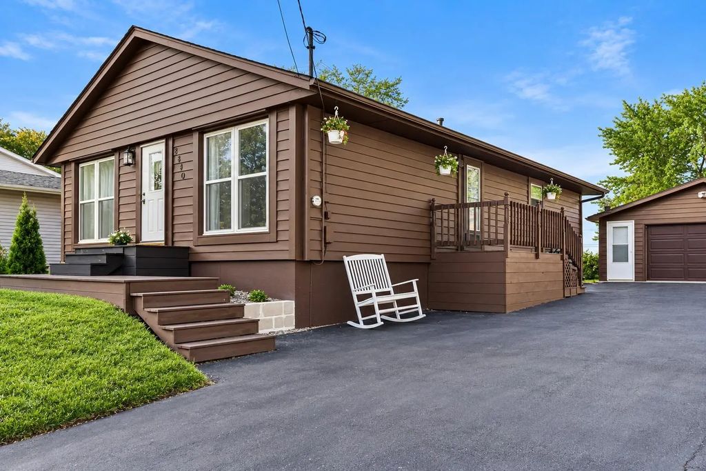 6410 237th Ave, Paddock Lake