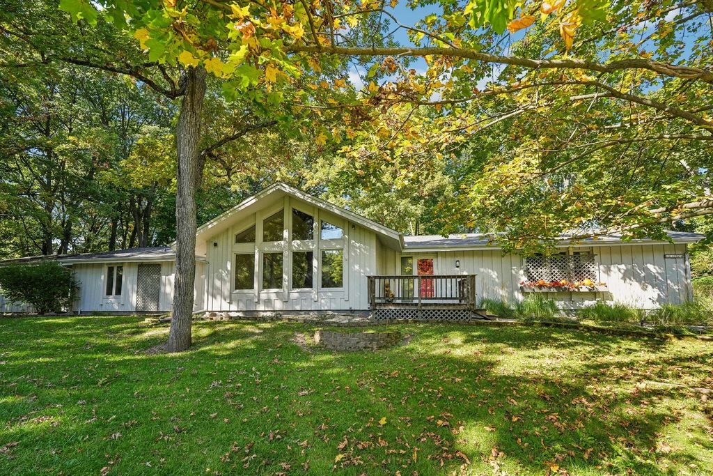 N10w27434 Rolling Ridge Ct, Waukesha