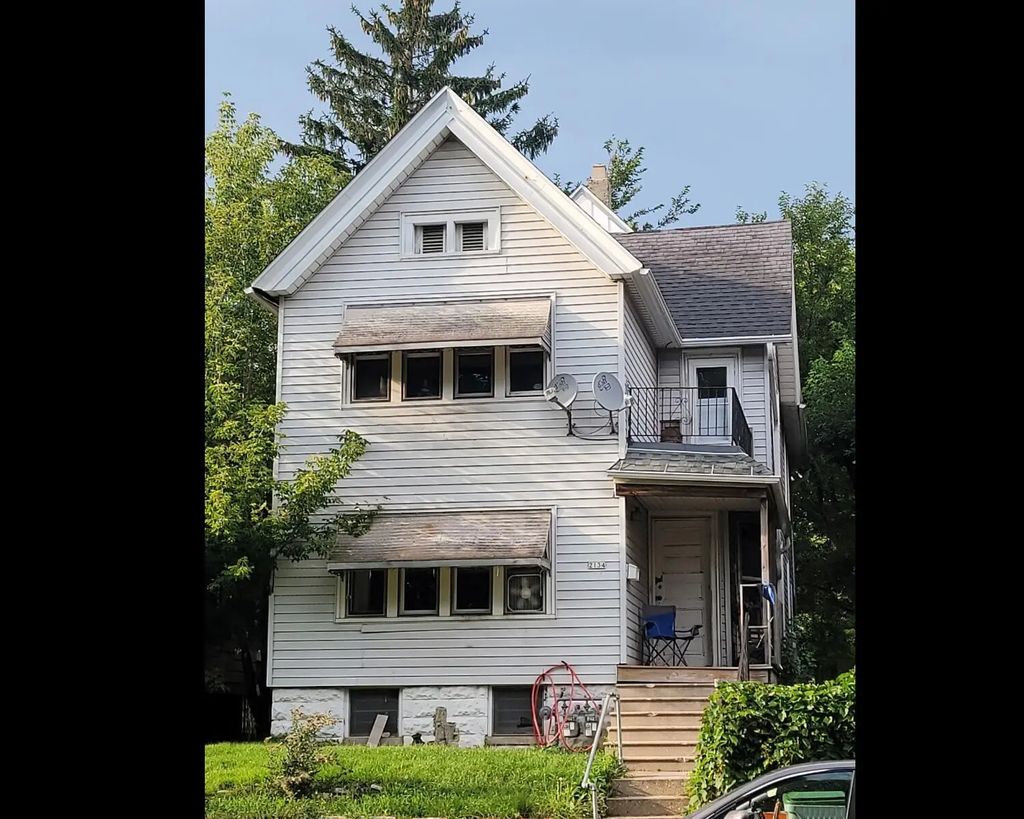 2134 W Lincoln Ave, Milwaukee