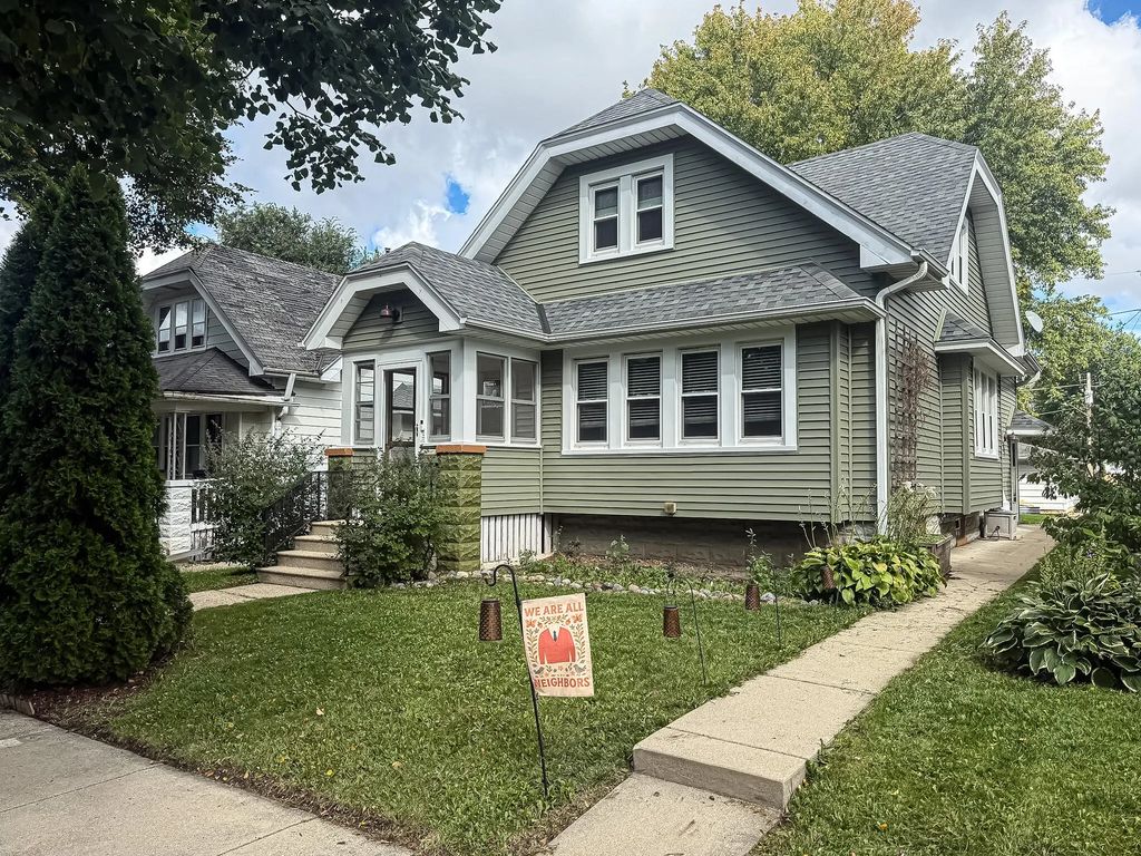 2222 S 78th St, West Allis
