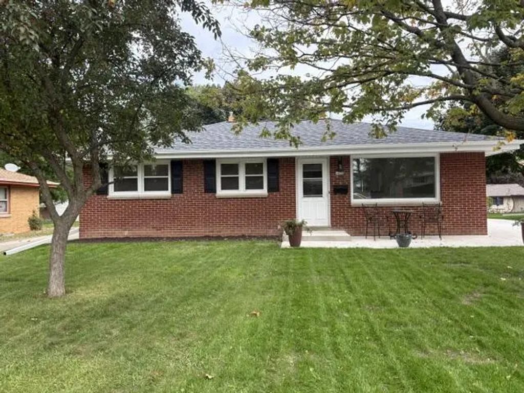 4428 S 63rd St, Greenfield