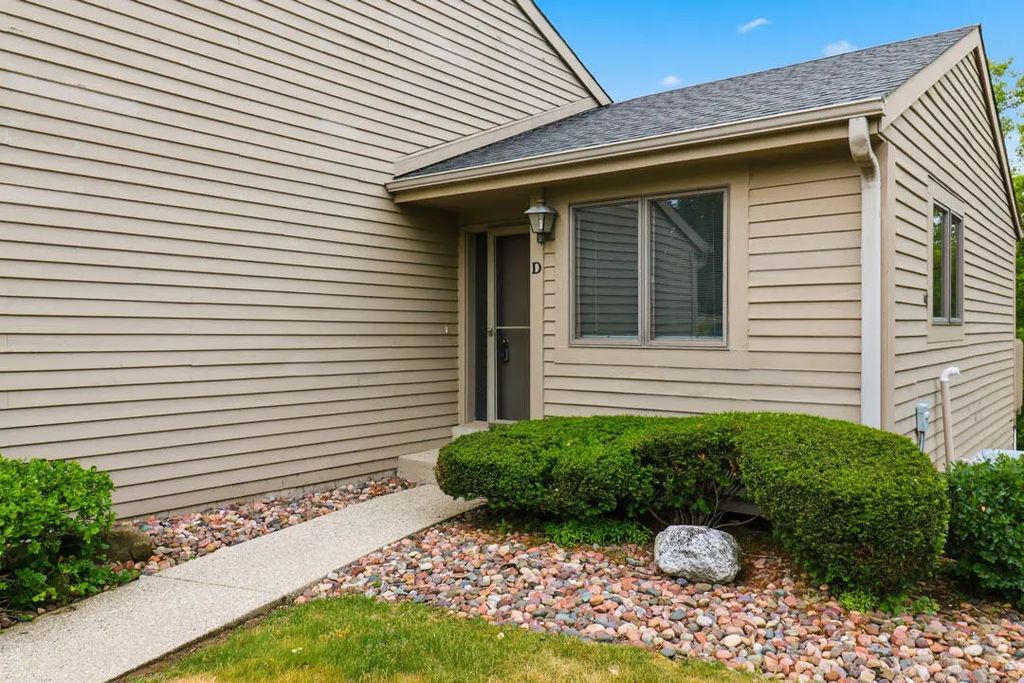2962 Madison St D, Waukesha