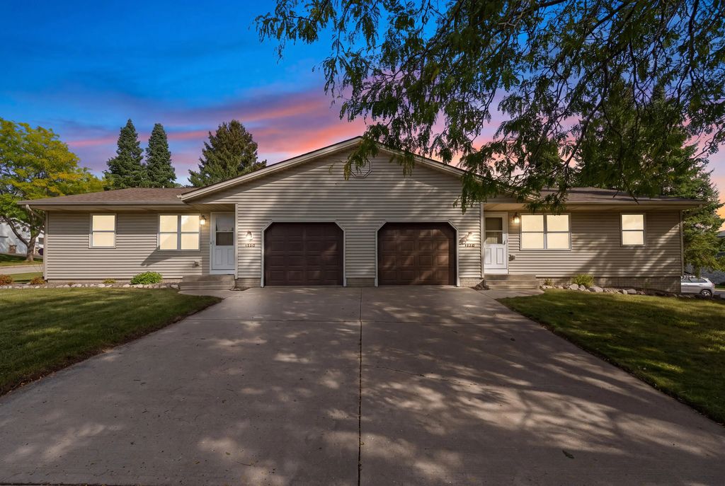 1127 Schoenhaar Dr, West Bend