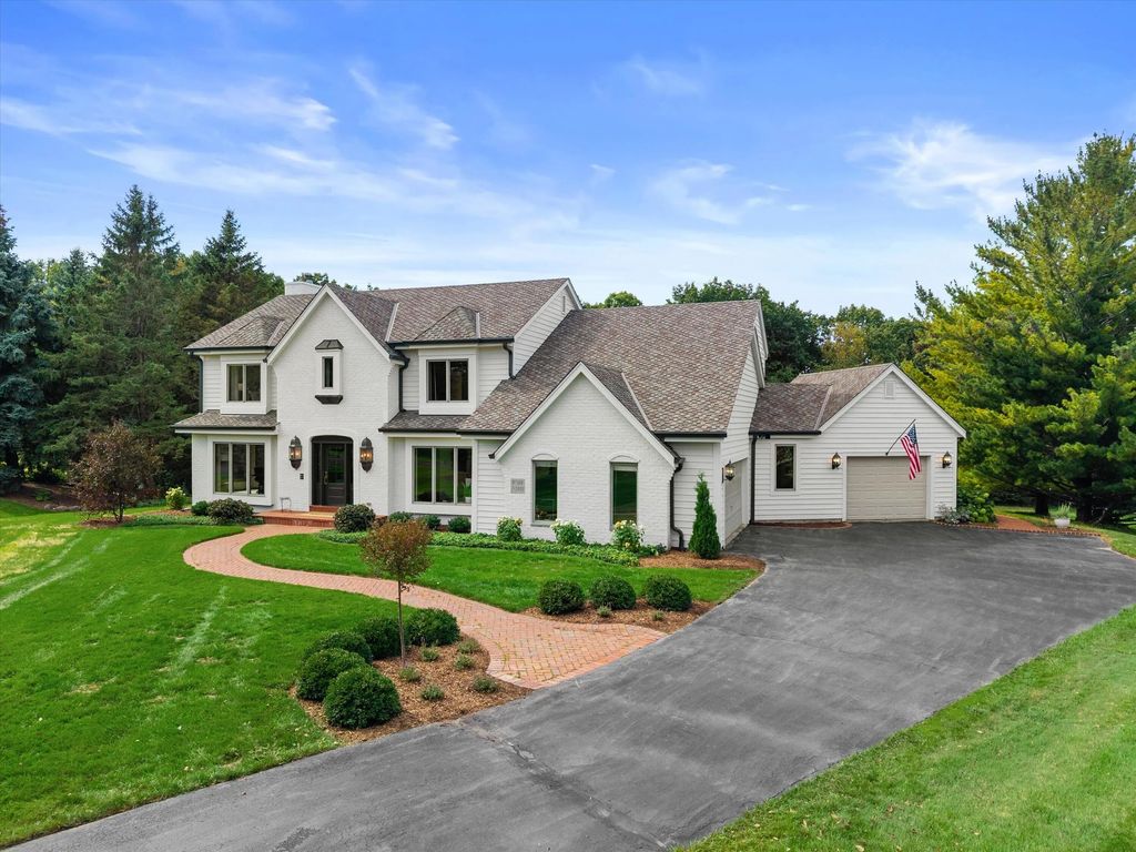 W308n1801 Westlake Cir, Delafield
