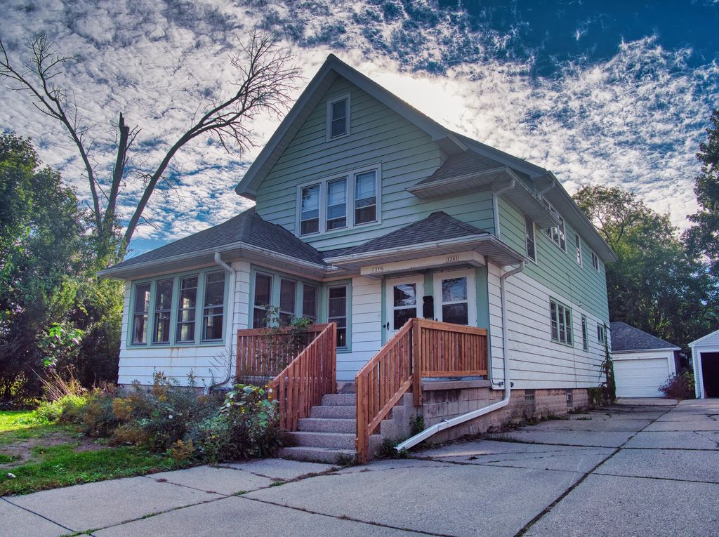 1259 N 64th St 1261, Wauwatosa