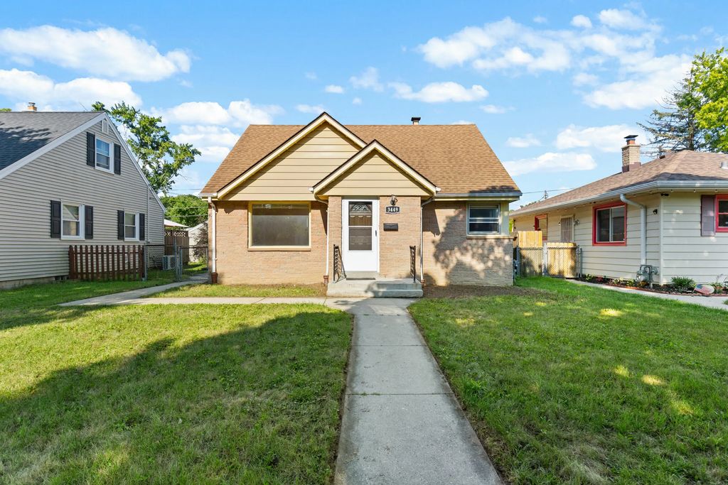 3449 N 77th St, Milwaukee