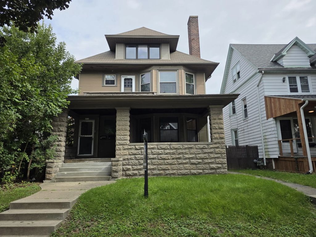 2912 N Maryland Ave, Milwaukee