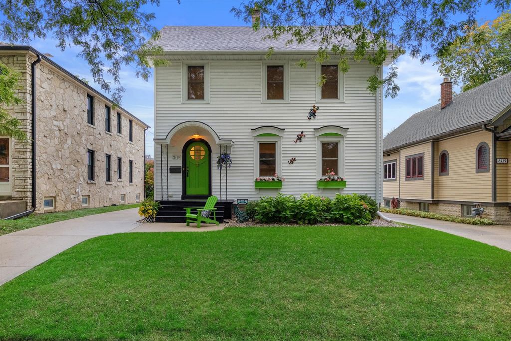 8419 Stickney Ave, Wauwatosa