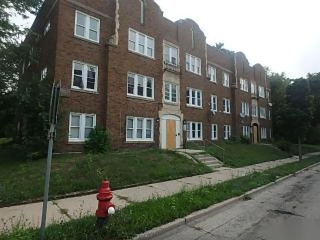 928 W Meinecke Ave 936, Milwaukee