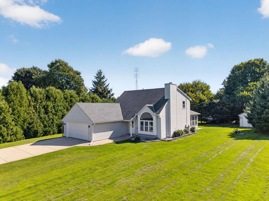 2733 4 1/2 Mile Rd, Caledonia