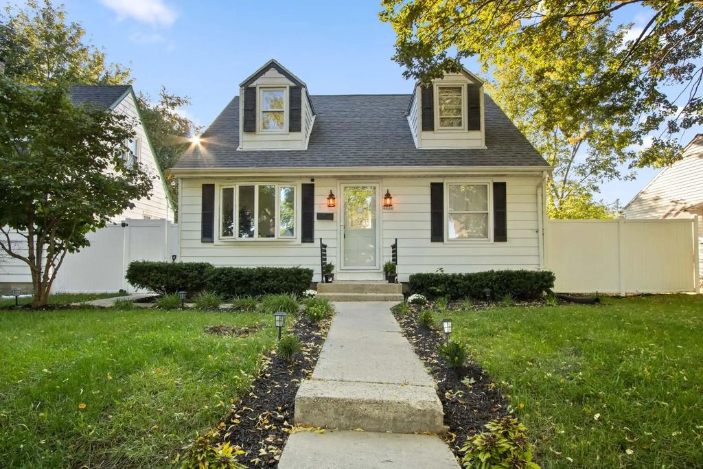 3913 N 70th St, Milwaukee