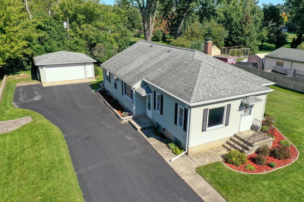 12616 W Park Ave, New Berlin