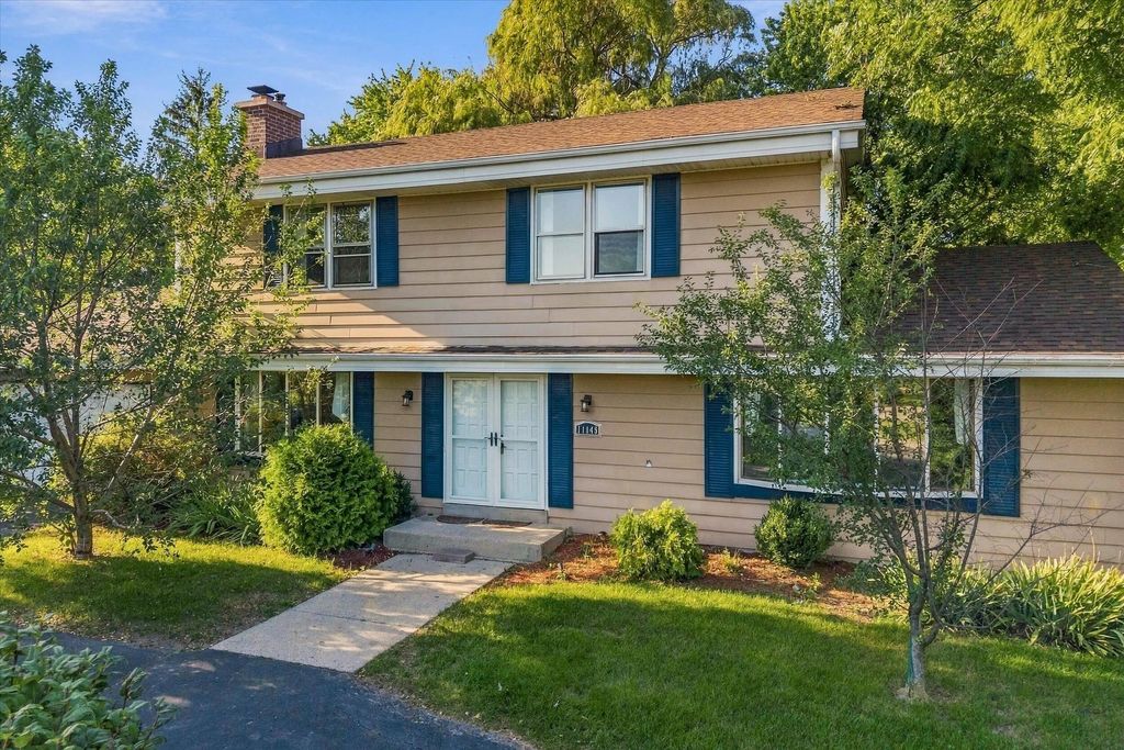 11145 N Riverland Ct, Mequon