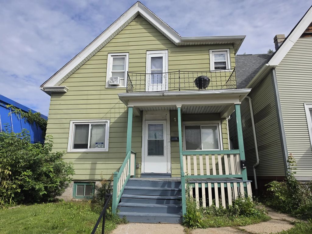 2856 N Holton St, Milwaukee