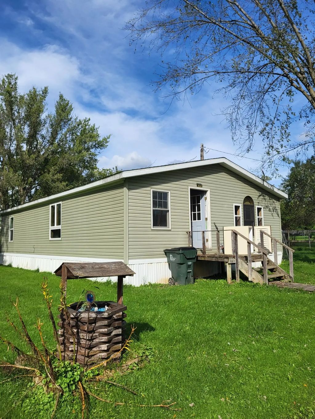 126 S 3rd St, Readstown