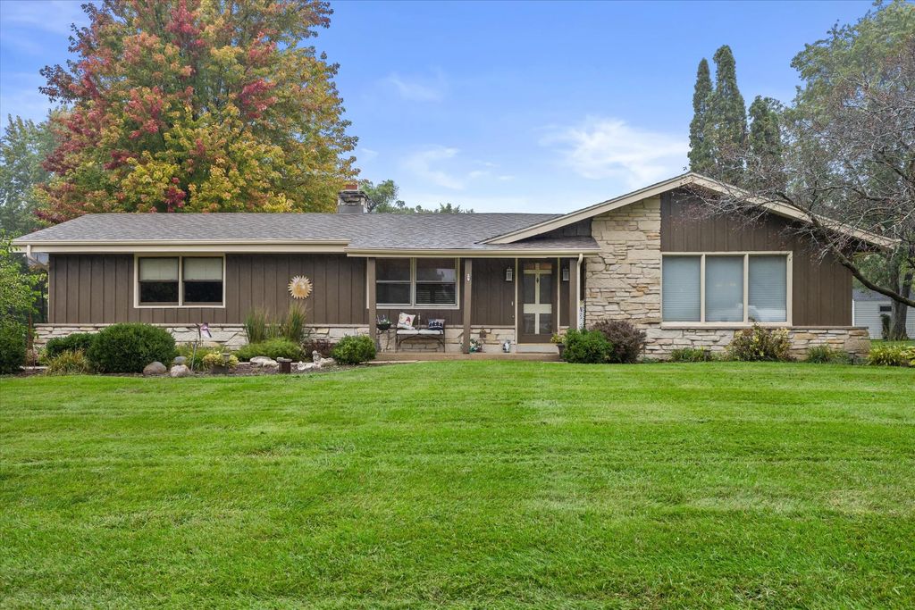 S77w22250 Eleanor St, Vernon