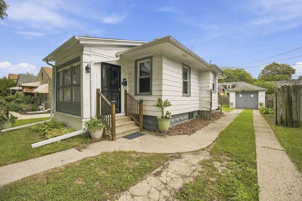 4044 N 40th St, Milwaukee