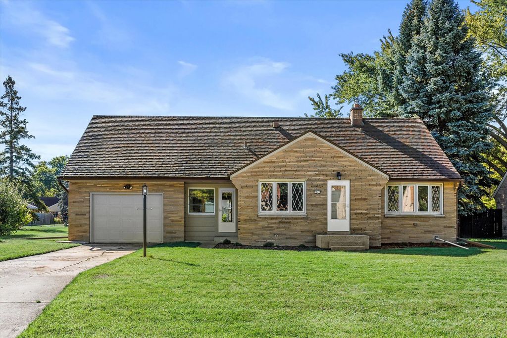 7921 W Whitaker Ave, Greenfield