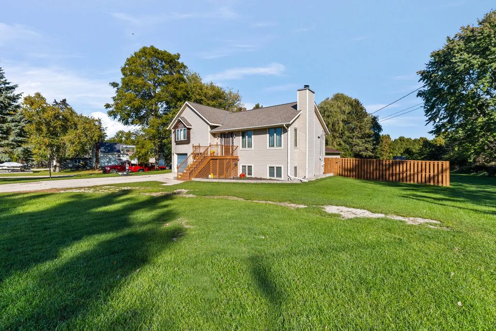 2307 N 40th St, Sheboygan