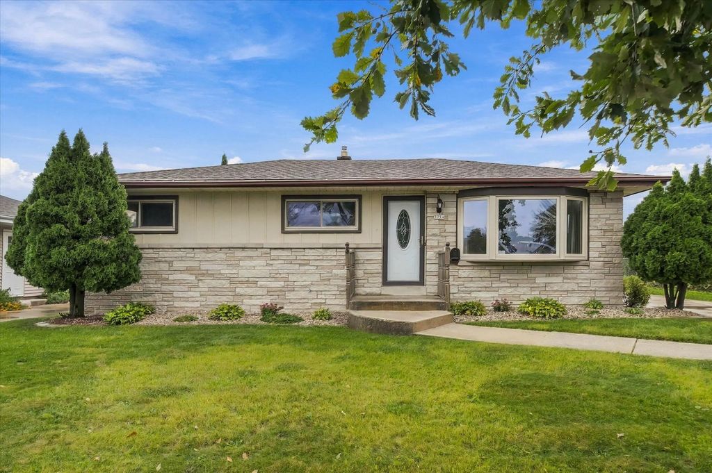 3754 S 78th St, Milwaukee