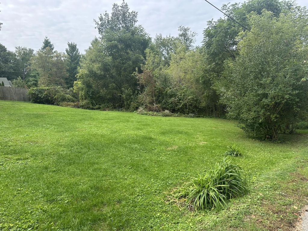 N2411 Loverture Dr, Bloomfield