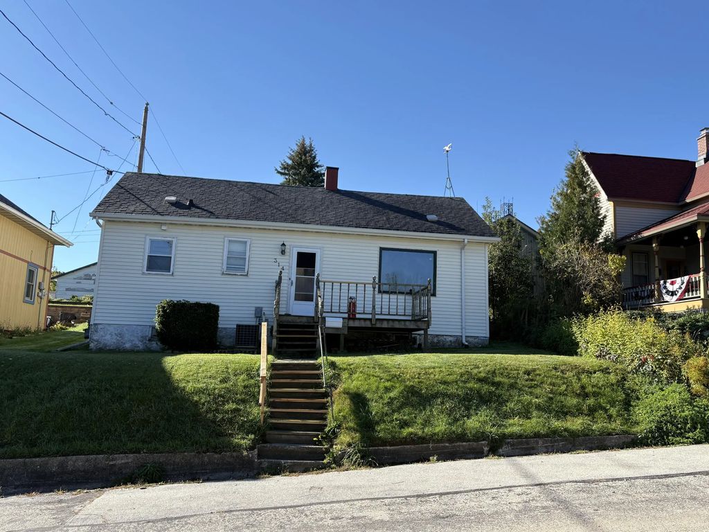 314 Vliet St, Kewaunee