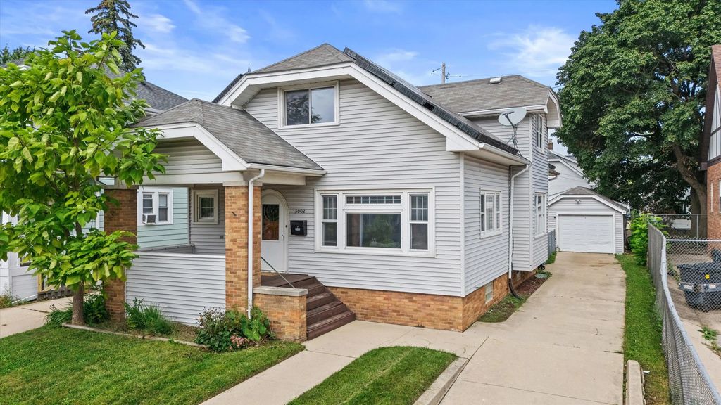 3002 Bate St, Racine