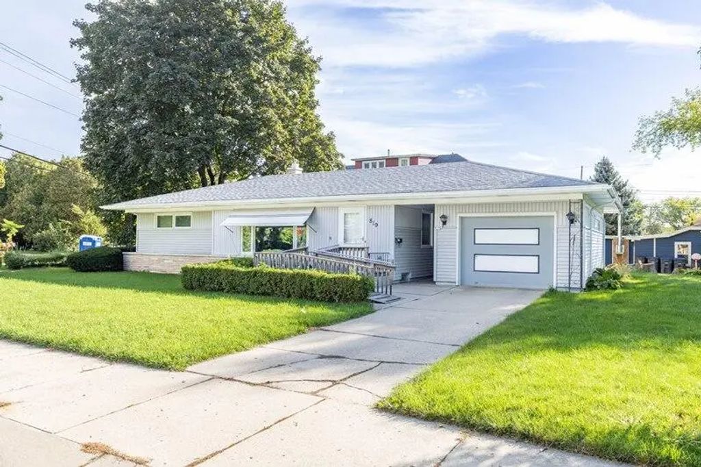 819 N 25th St, Sheboygan