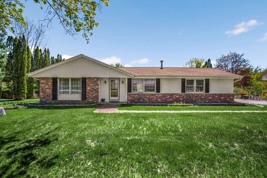 7095 Cedar Creek Rd, Cedarburg