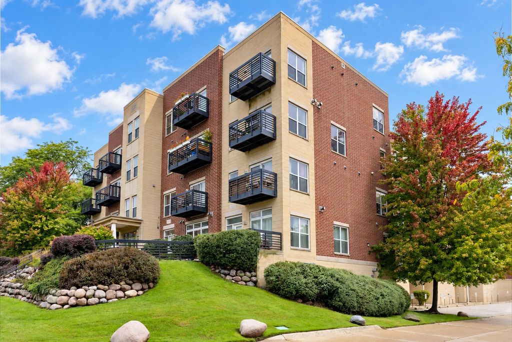 1220 E Locust St 109, Milwaukee