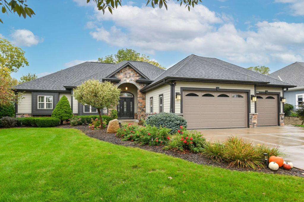 W178s6607 Paige Ct, Muskego