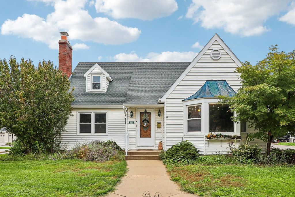 510 E Main St, Waterford