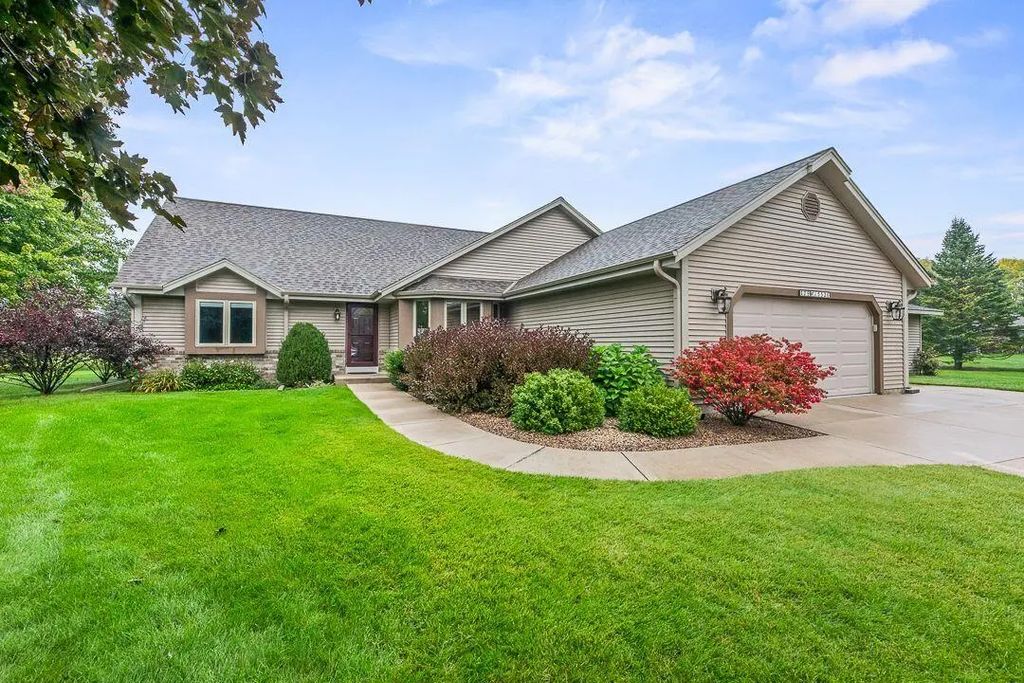 S79w15520 Foxboro Pl, Muskego