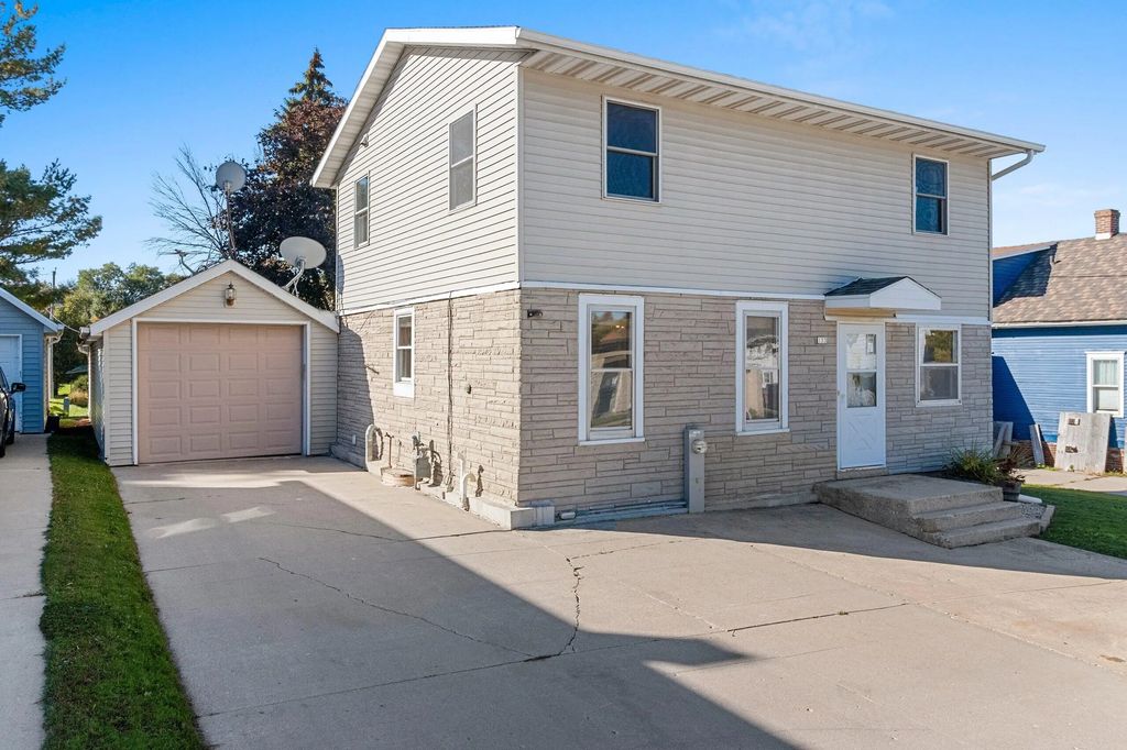 133 Lincoln St, Valders