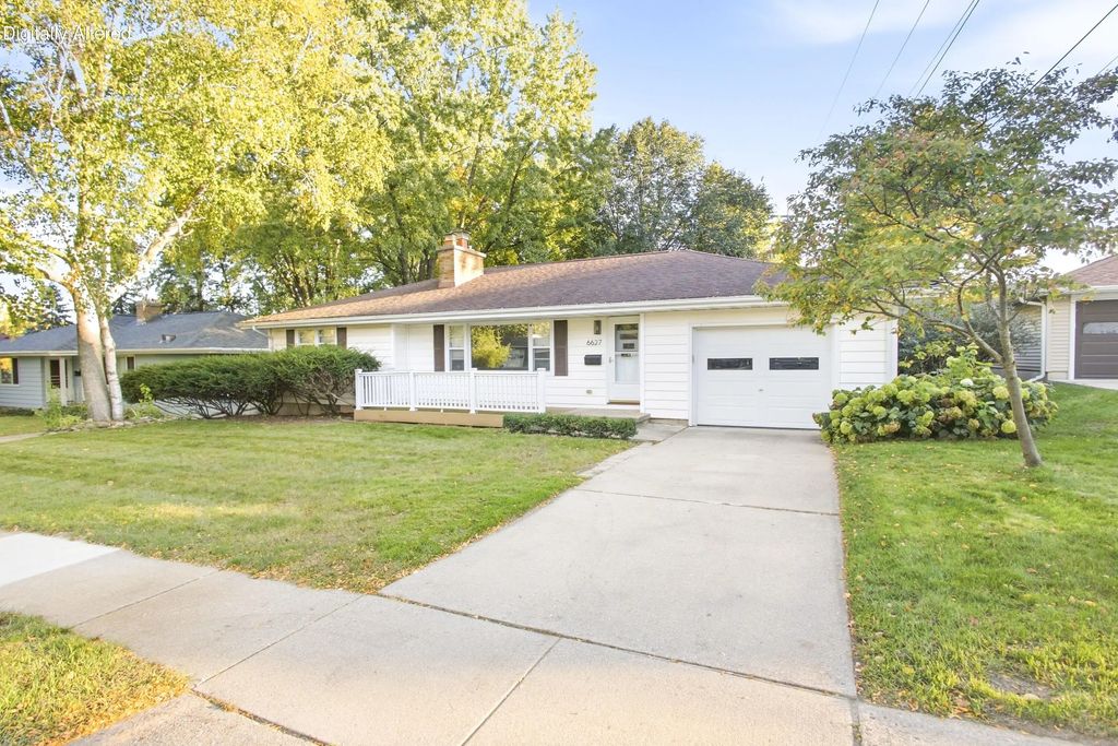 6627 Franklin Ave, Middleton