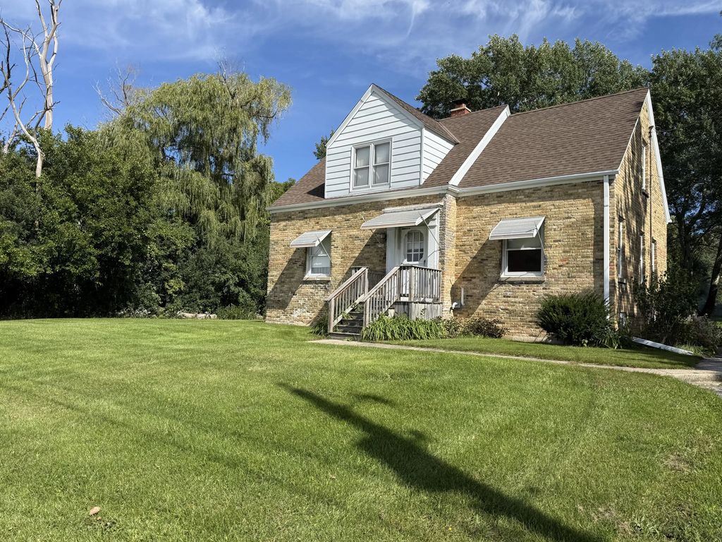 2786 S Moorland Rd, New Berlin