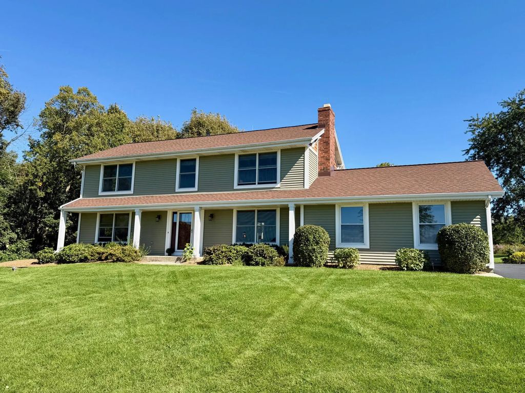 W227s7710 Oakview Dr, Vernon