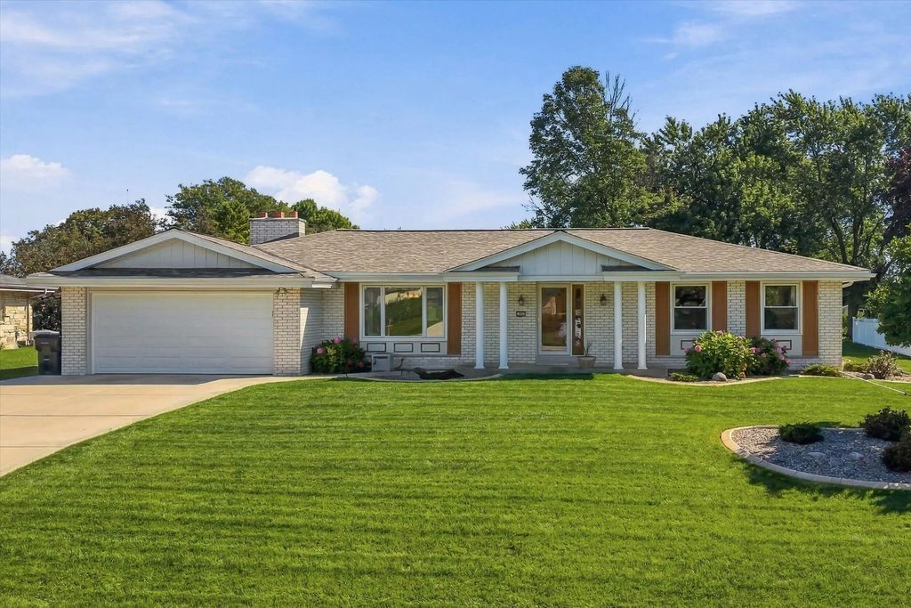 12605 W Wilbur Dr, New Berlin