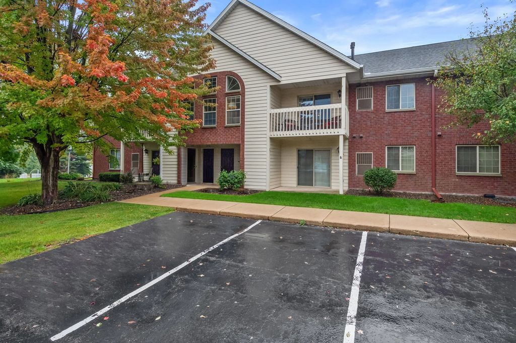 1976 Parknoll Ln, Port Washington