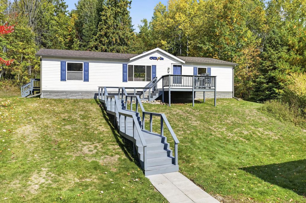 9220n County Highway S -, Hunter