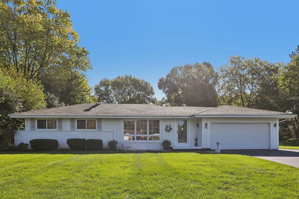 3250 Bermuda Blvd, Brookfield
