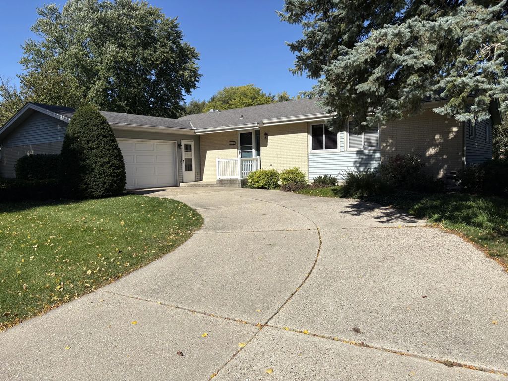 3022 Westwood Dr, Janesville